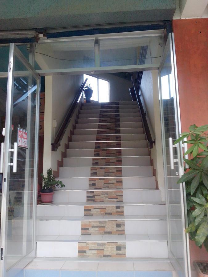 Centillo Travellers Inn Катиклан Екстериор снимка