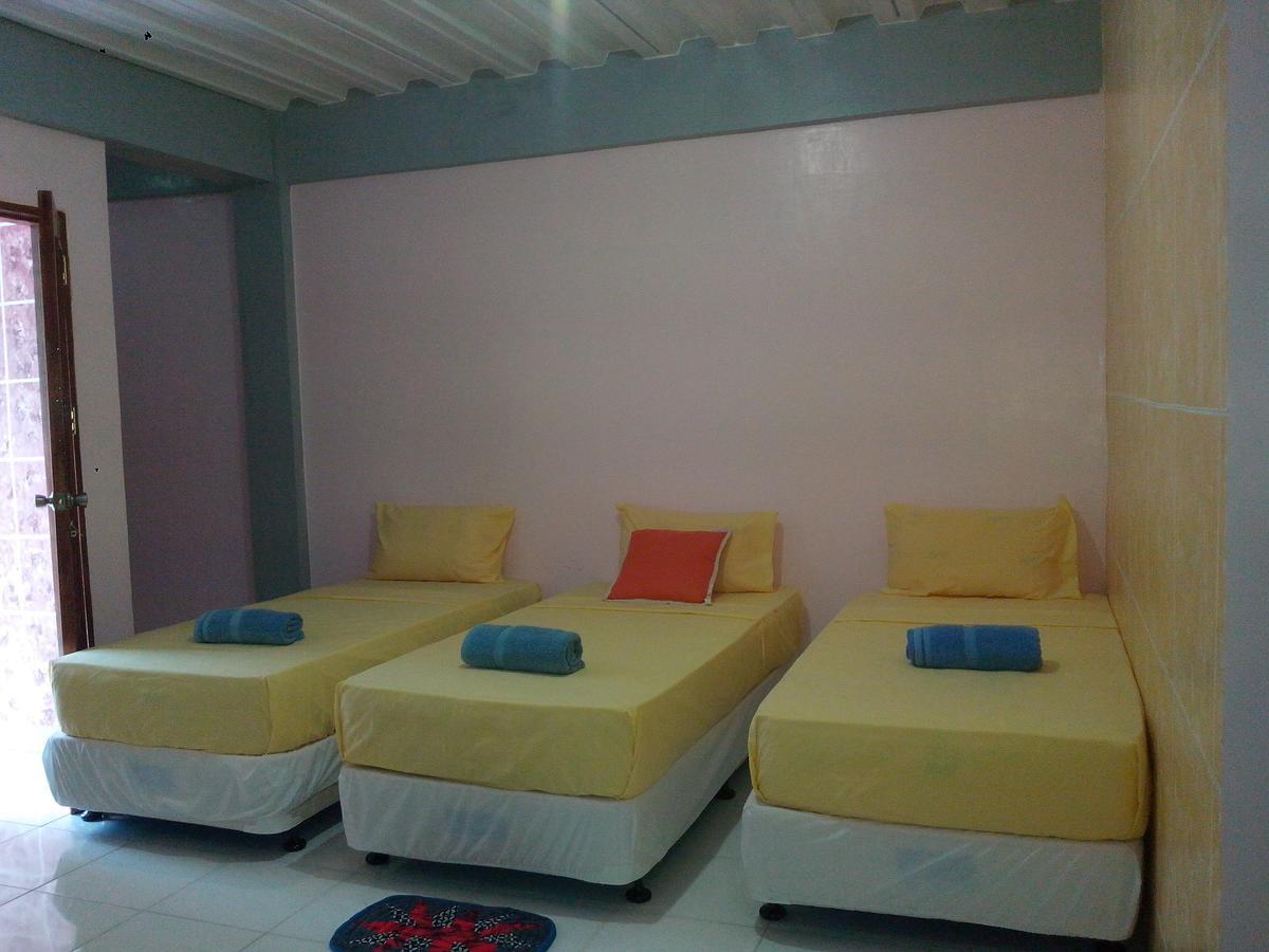 Centillo Travellers Inn Катиклан Екстериор снимка