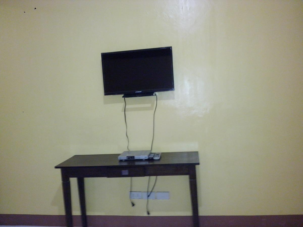 Centillo Travellers Inn Катиклан Екстериор снимка