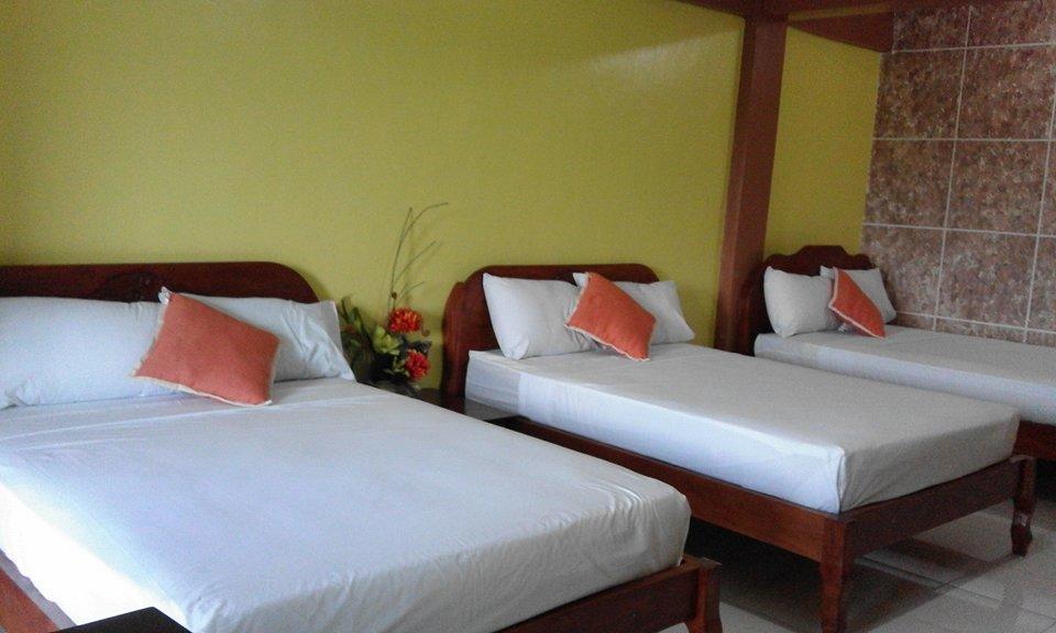 Centillo Travellers Inn Катиклан Екстериор снимка